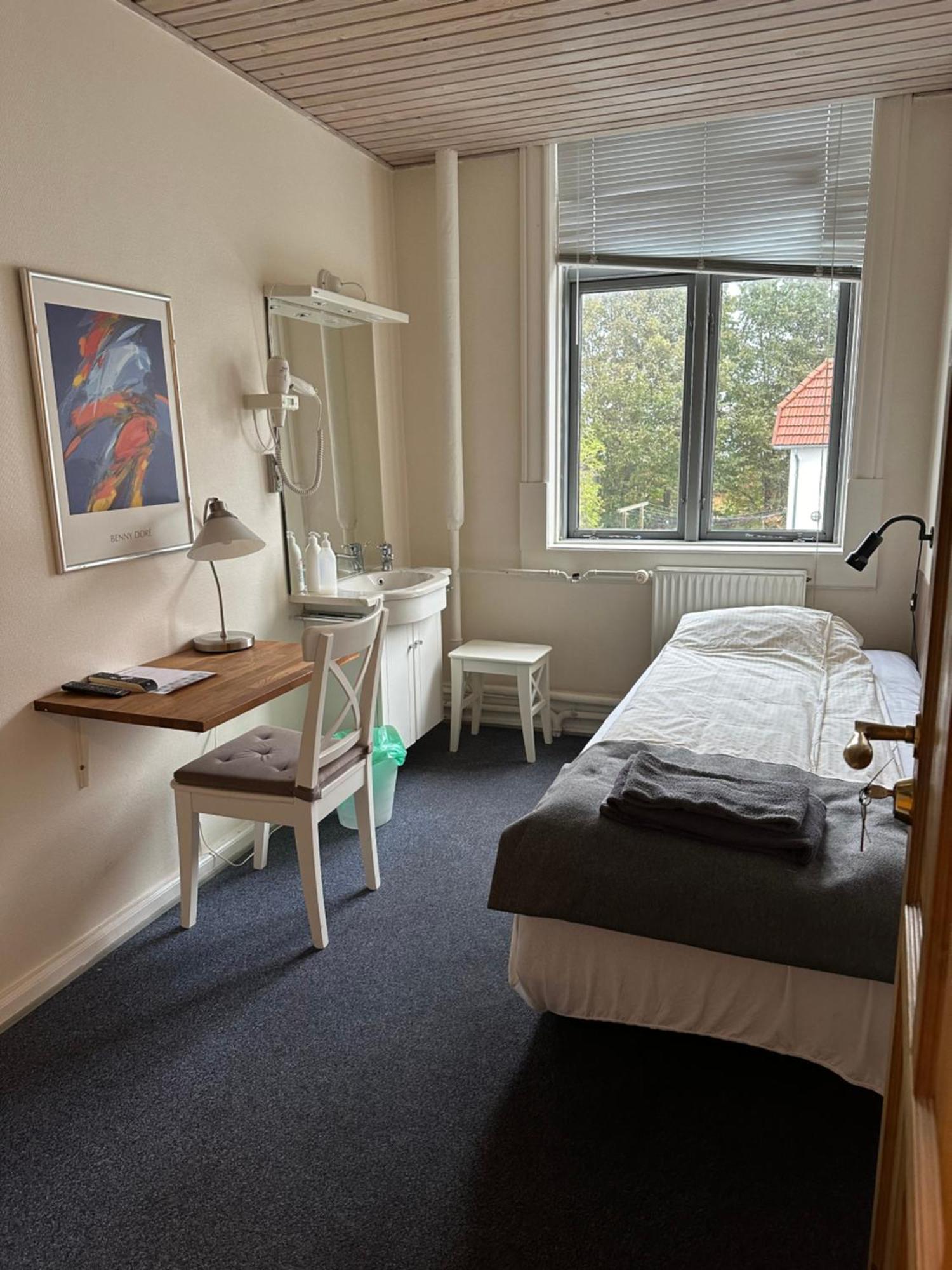 Hotel Crone Ґрено Екстер'єр фото