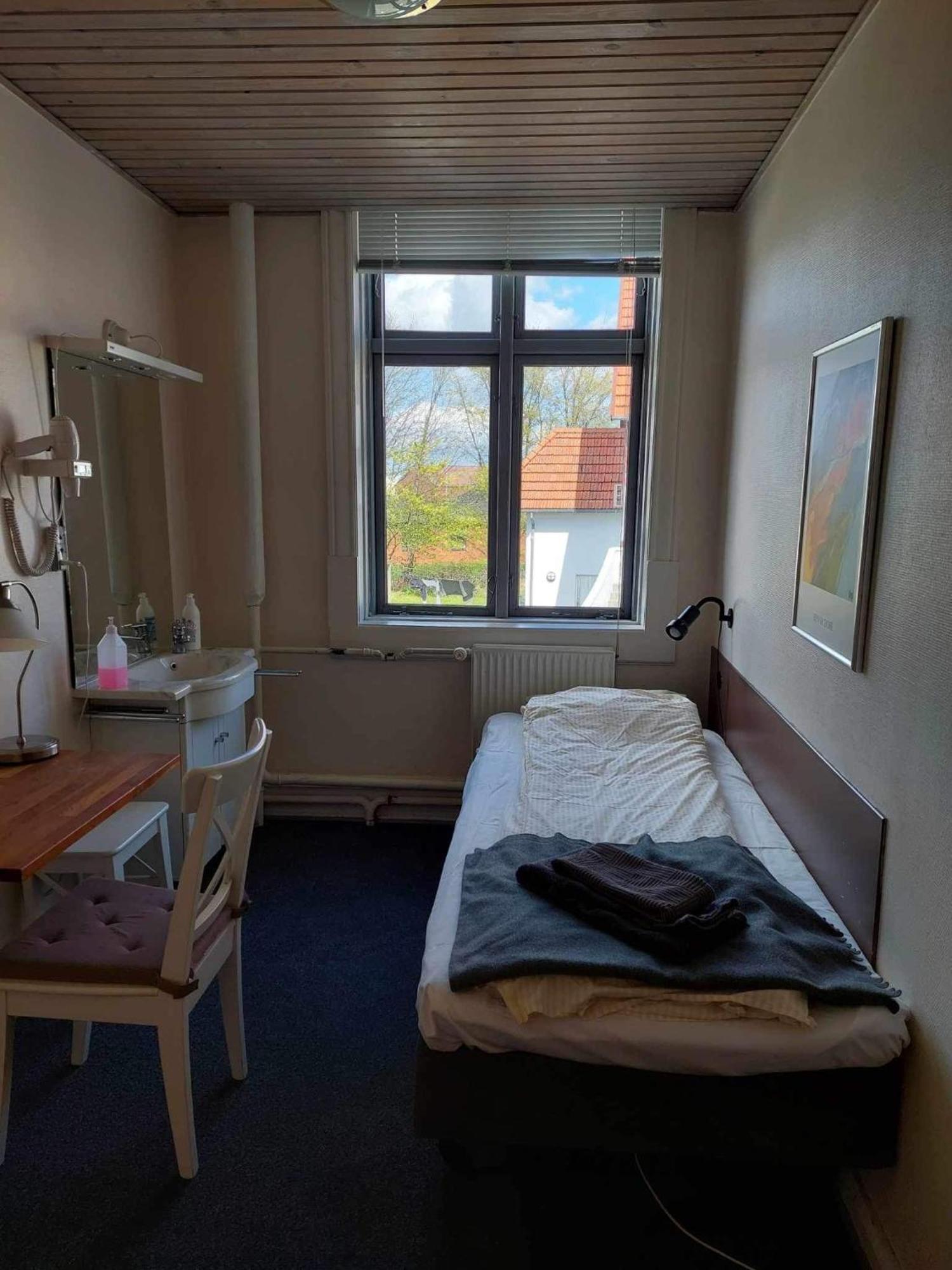 Hotel Crone Ґрено Екстер'єр фото